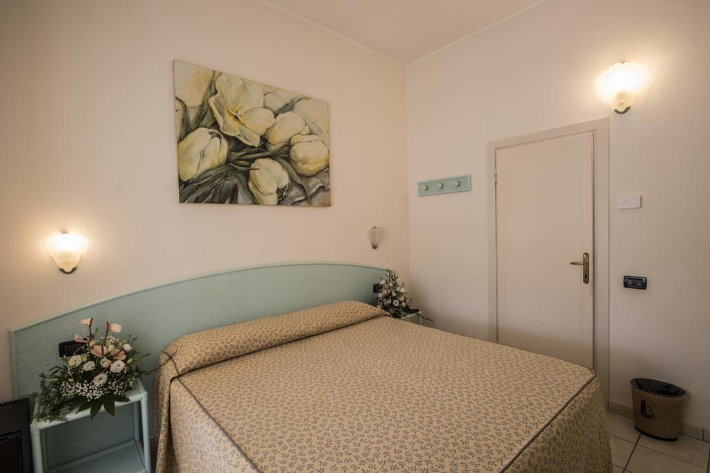 Hotel Riviera Blu Tirrenia Bilik gambar