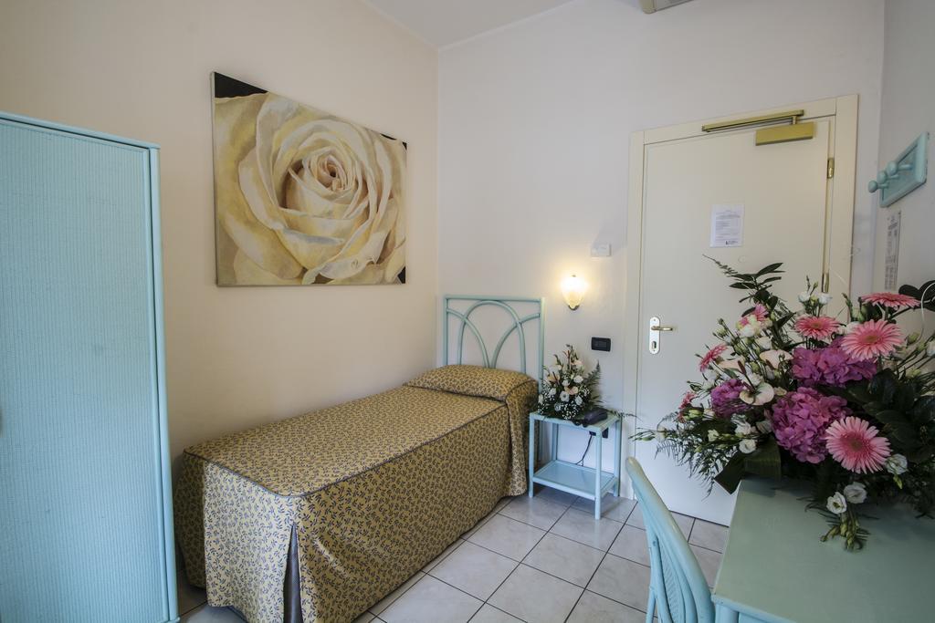 Hotel Riviera Blu Tirrenia Bilik gambar