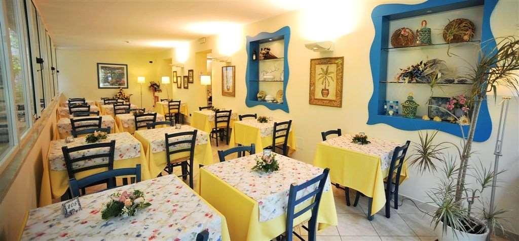 Hotel Riviera Blu Tirrenia Restoran gambar